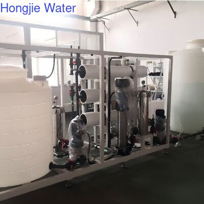 Un bon prix. Systèmes d'eau recyclée écoénergétiques pour le refroidissement industriel et le traitement des eaux usées en ligne