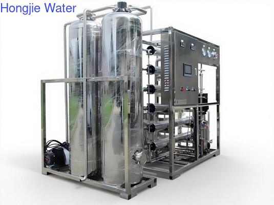 Un buen precio. Filtro de membrana de ultrafiltración personalizado para la producción de agua mineral Sistema de purificación de agua 20TPH con UF+UV en línea